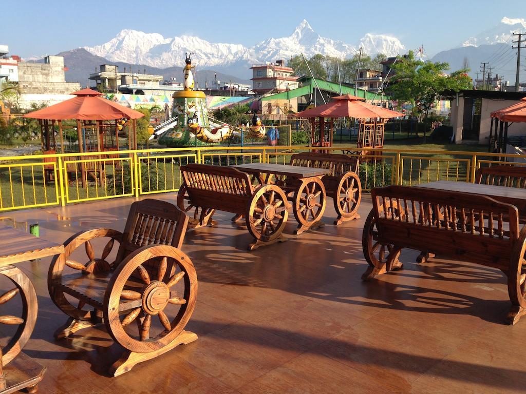 Hotel Jal Mahal Pokhara Buitenkant foto