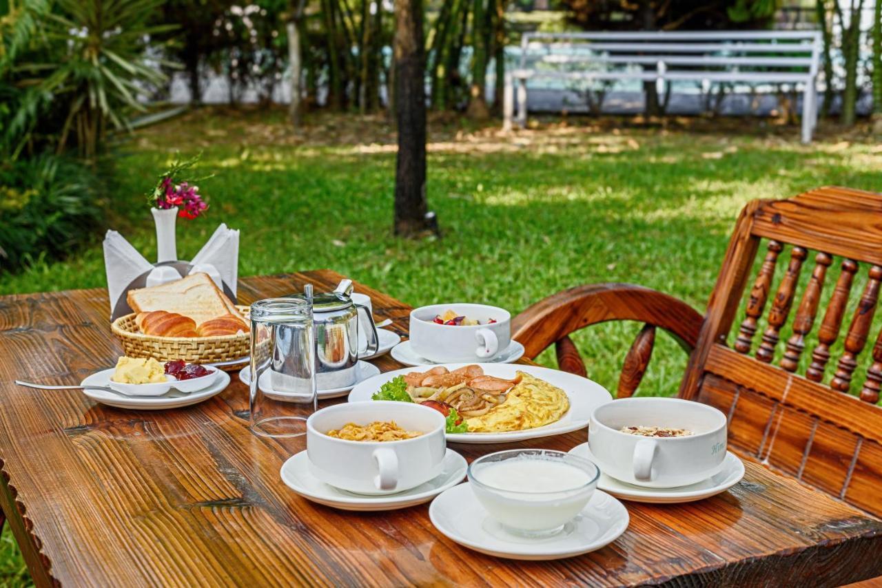 Hotel Jal Mahal Pokhara Buitenkant foto